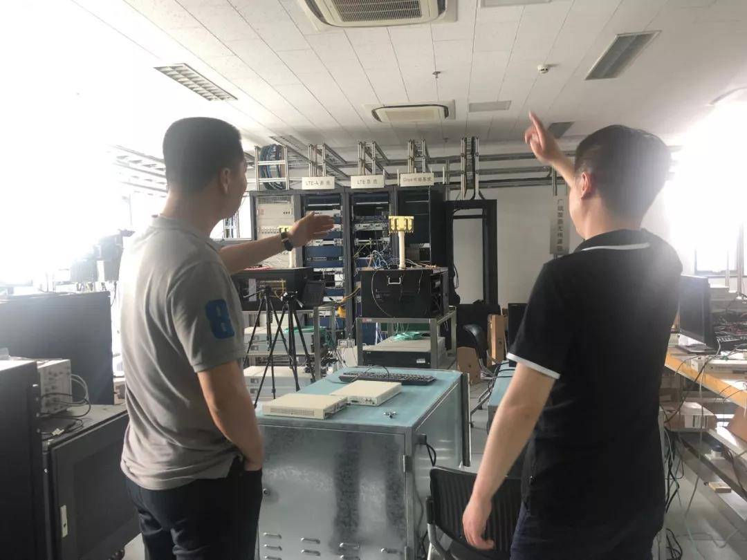 HSN超速链与嘉兰资本一行参访东南大学移动通信系统研究部